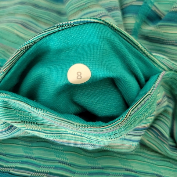 Lululemon Crops Size 8 - Picture 4 of 4